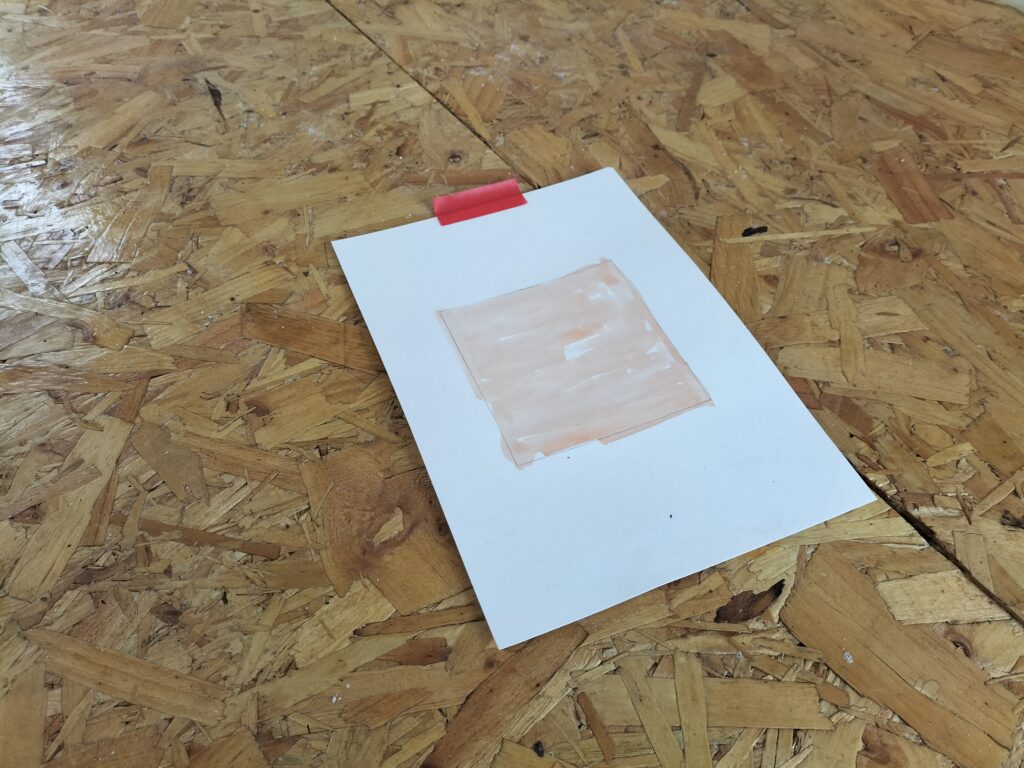 Image of sheet of paper fallen to the floor as described in the article